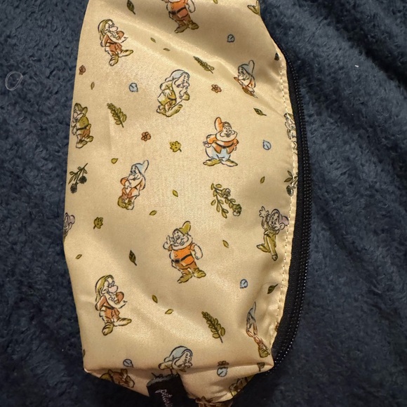 Snow White and the Seven Dwarfs Petunia Pickle Bottom Zipper Pouch - Picture 5 of 5